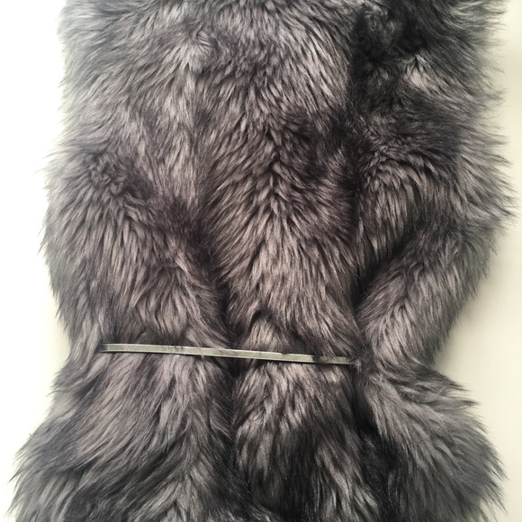 Faux Fur Vest - Picture 9 of 9